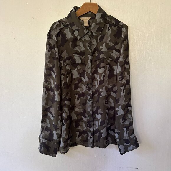 Banana Republic Button Front Blouse Womens Small Gray Camo Collared Long Sleeve - Picture 1 of 6
